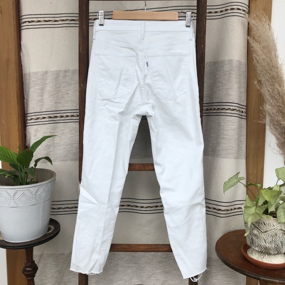 NWOT White Levi’s Crop Jeans - Picture 7 of 8